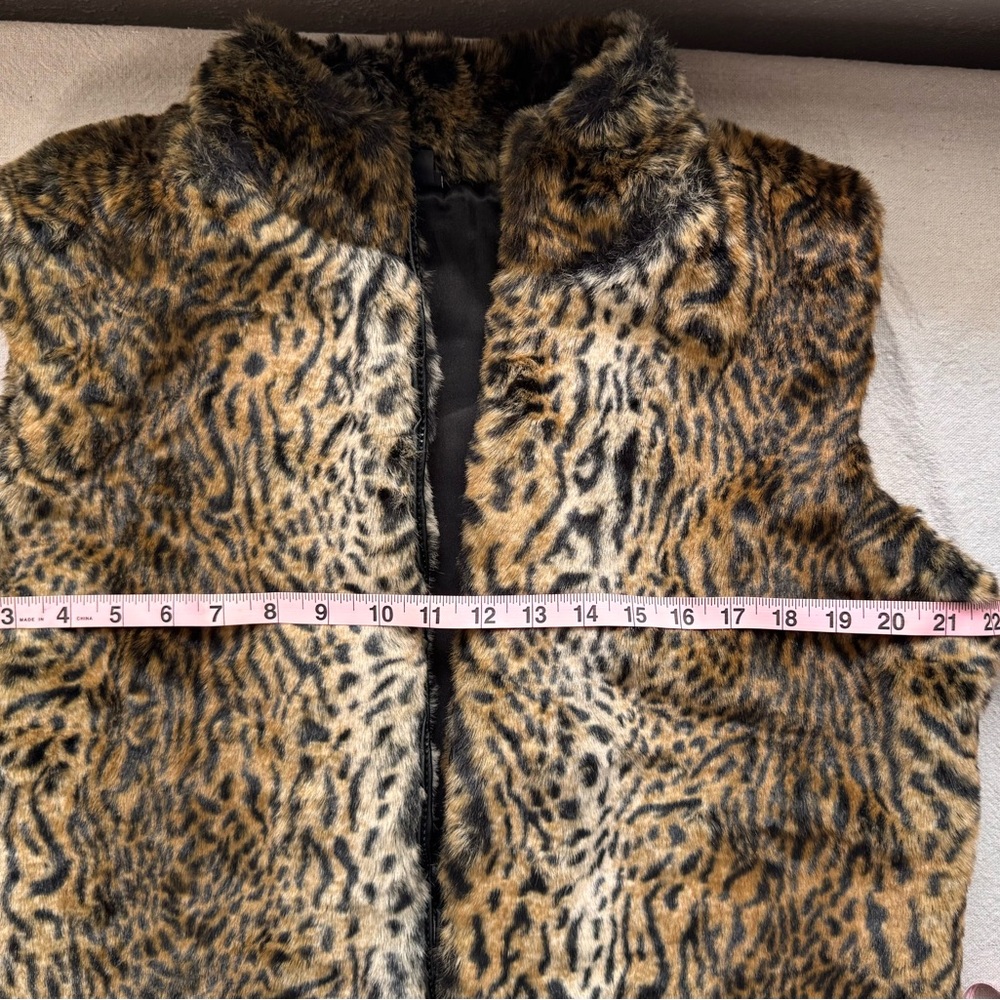 Cejon Faux Fur Leopard Vest - Picture 10 of 13